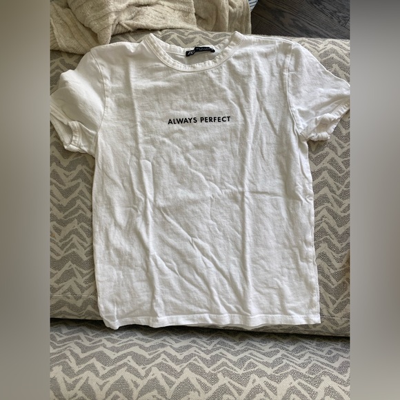 Zara graphic tshirt - Picture 1 of 2